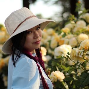 Meet your Posher, Crystal